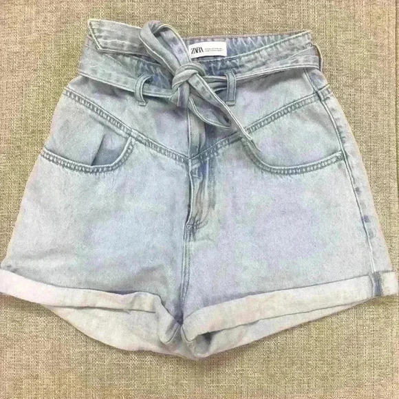 Zara Belted Denim Shorts / Light Blue - Picture 2 of 5